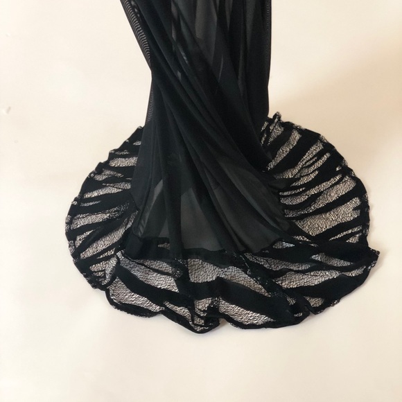 Black Dress - Picture 5 of 5